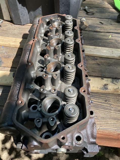 95 03 Ford International 73 Powerstroke Cylinder Heads Left Right