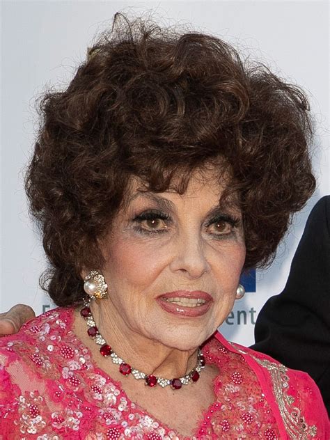 Check out the latest pictures, photos and images of gina lollobrigida. Gina Lollobrigida : Filmographie - AlloCiné