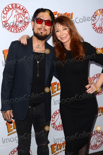 As per rina navarro's biography on linkedin, she has been currently serving as the ceo at unfiltered skin essentials industry inc. Dave Navarro Pictures and Photos