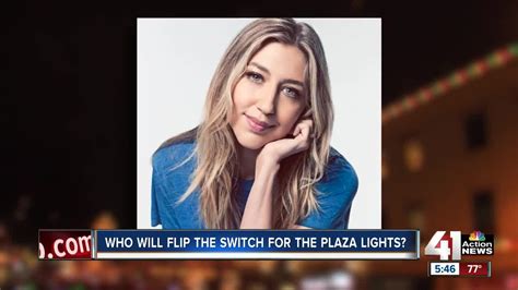 Kc Native And Snl Star Heidi Gardner To Flip Plaza Lights