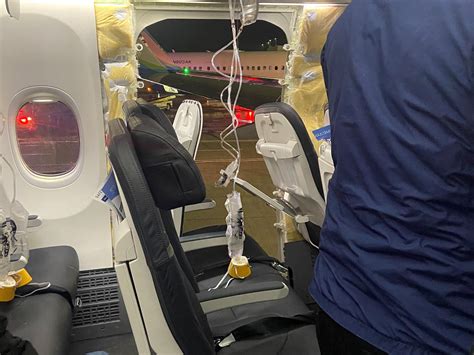 An Alaska Airlines Flight Lost An Emergency Door In Mid Flight And Had