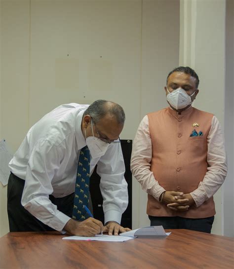 Information for the general public and the health and aged care workforce about the australian government's health policies, programs and regulations. India in US$1m boost to COVID fight - Stabroek News