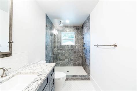 4 Tips For Hiring A Bathroom Remodeling Contractor In Everett Classic