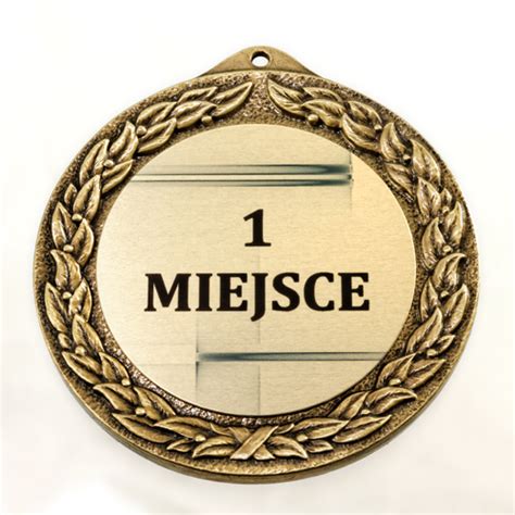 Dziesięć dni przed uroczystym otwarciem imprezy studenci, protestujący przeciwko finansowaniu przez państwo tak wielkiego przedsięwzięcia (biorąc pod. BALKART producent: statuetki, medale, breloki, otwieracze ...