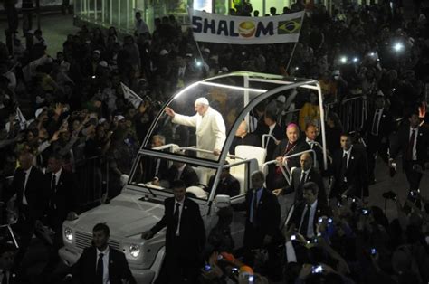 Jovens Chamados Pelo Papa Francisco Para Reconstruir Igreja Hoje São Paulo