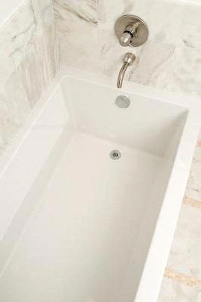 Did you recently refinish your bathtub? How to Redo a Porcelain Tub | Refinish bathtub, Porcelain ...