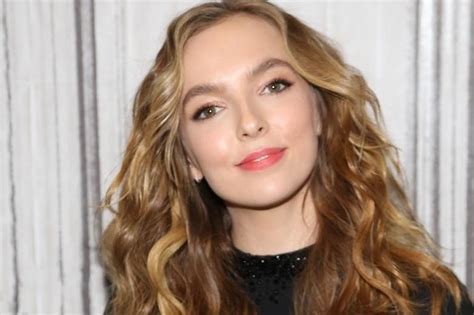 Aug 13, 2021 · free guy's jodie comer is a massive shrek fan killing eve's jodie comer might be starring opposite ryan reynolds in free guy, a new movie that's set in a wild, open world video game, but that doesn't mean she knows a thing about gaming. Emmy 2019: Jodie Comer gana el premio a mejor actriz ...