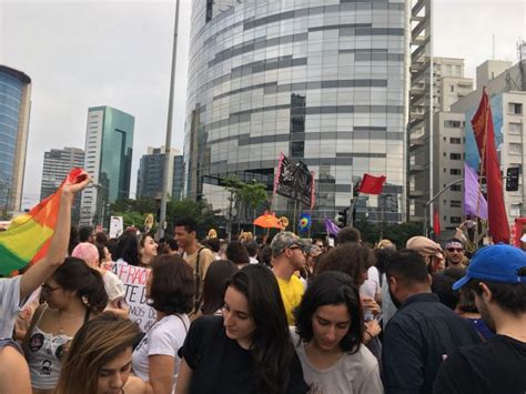 Pedidos por impeachment do presidente se multiplicam pelo país. Fotos Protesto contra Bolsonaro em São Paulo
