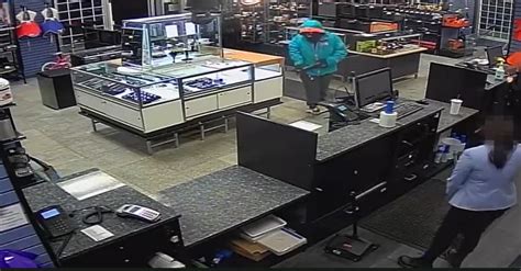 2 Suspects Wanted In Northeast Edmonton Armed Pawn Shop Robbery Edmonton Globalnewsca