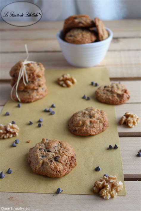 Azionate le lame fino a frullare il tutto e fino ad ottenere un composto sbricioloso 4, poi trasferitelo su una. Biscotti integrali alle noci | Le Ricette di Libellula