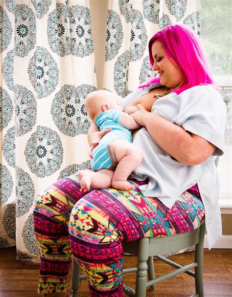 Breastfeeding Mom Poses For Photos Before Cancer Treatment