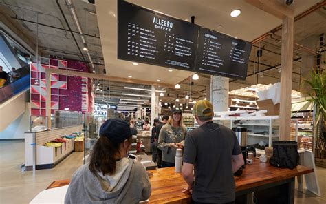 Contrary to popular belief, coffee beans and grounds should be stored in an airtight container at room temperature to maintain their best flavor. 【2021年最新版】ハワイ最大級のホールフーズマーケット／Whole Foods Marketの魅力に迫る!おいしい ...