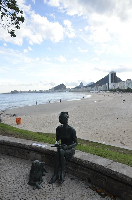 Estátua De Clarice Lispector Copacabana Foto Alexandr Flickr