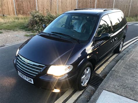 2007 7 Seater Chrysler Voyager 28 Crd Automatic In South East London