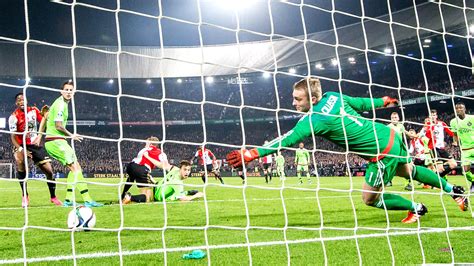 Daarvan won ajax er 66 (48,5%) en gingen er 32 (23,5%) verloren. Feyenoord in de laatste minuut langs Ajax | NOS