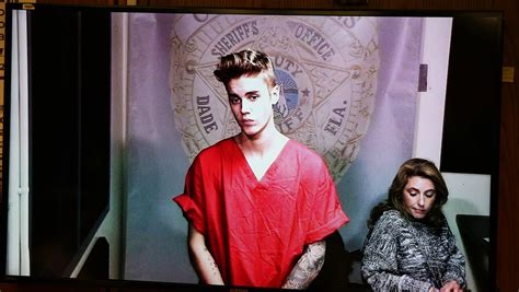 Justin Bieber Jail Video Shows Sobriety Test Cbs News