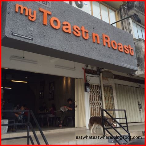 Technically you can use the terms interchangeably for nuts but roasting actually means taking a raw toasted nuts are browned on the outside and roasted nuts are cooked through. Eat what, Eat where?: my Toast n Roast @ SS2 PJ