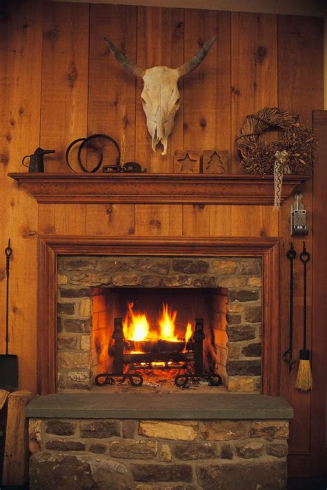 Farmhouse mantel decor ideas to make your home unforgettable for every season. 25 Mantel Décor Ideas for All Seasons