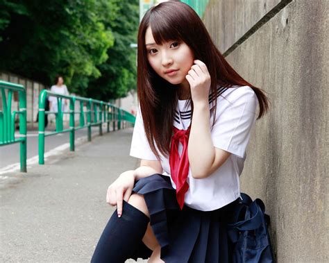 Pure Japanese School Girl With The Beat On The Streets Wallpaper 11 1280x1024 Download