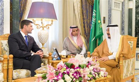 الوسام الذي منحه العاهل السعودي، الملك سلمان بن عبدالعزيز لتركي آل الشيخ credit: أخبار 24 | خادم الحرمين يستقبل رئيس مجلس النواب الأمريكي ...