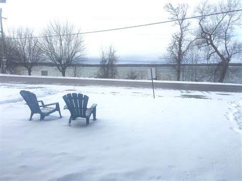 Guests enjoy the comfy beds. LAKESIDE INN - Home