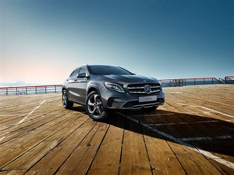 We believe purchasing a new vehicle should be a fun and exciting experience from start to finish. Mercedes-Benz GLA on Behance