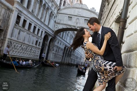 Venice Photographer For Honeymoon Photo Shooting For Couple On Vacation Pictures Of Romantic