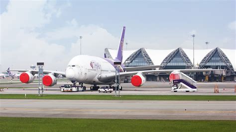 Easa Targets Oldest Airbus A380s For Wing Crack Inspections