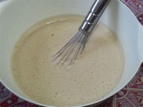 The kuih is a steamed rice cake made with tapioca flour and rice flour flavored with palm sugar and pandan, and eaten with grated coconut. Ishah bakery: Kuih Kosui Step By Step