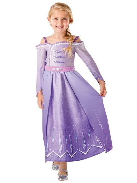 Orada krallığı kurtarmak için elsa'nın süpergüçlerinin kaynağını bulmaya çalışırlar. Frozen 2 Lila Elsa Klänning Barn (Medium (5-6 år ...
