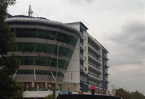 Pondok polis putra perdana polis diraja malaysia jln 1/2, taman putra perdana, 47100 puchong, selangor, malaysia. IPD Serdang - Puchong