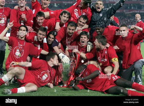 LIVERPOOL TEAM EUROPEAN CUP CHAMPIONS LEAGUE FINAL 2005 ISTAMBUL