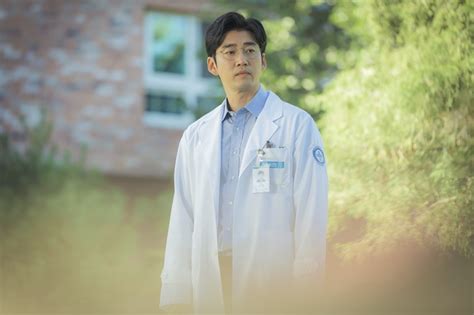 On june 17, 2021, it was reported that yoon kye sang is dating a beauty brand ceo who is five years younger than him. Yoon Kye Sang Reveals Why He Chose "Chocolate" As His First Drama In 3 Years - KDrama Fandom