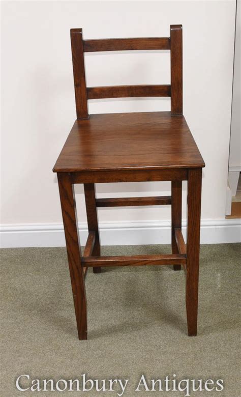 Their simple looks and cutting edge designs make them more suited to any environment, be it rustic or modern, than any other variety of stool. Oak Farmhouse Kitchen Bar Stool