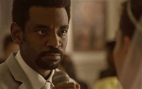 Como deve ser o final de rosa? Em Segundo Sol, Roberval larga Cacau no altar e a humilha ...