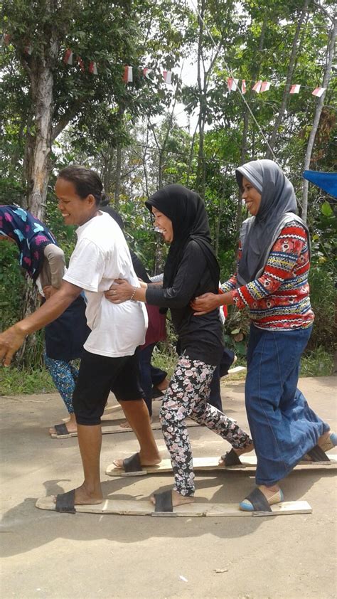 Rayakan Hut RI 72 Warga Bikin Lomba Jalan Protokor Sepi Sumsel Terkini