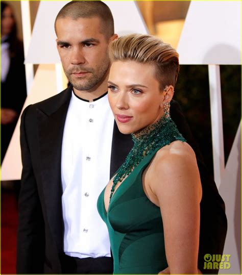 Scarlett johansson romain dauriac began dating in november 2012, a year after scarlett got divorced from ryan reynolds. Scarlett Johansson Files for Divorce from Romain Dauriac ...