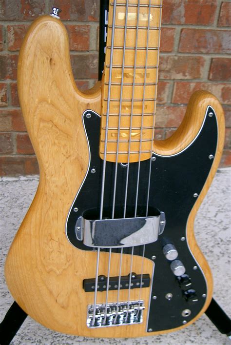 Fender Marcus Miller 5 String LowEnd Bass Shop Vault
