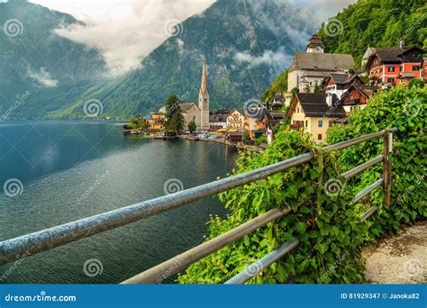 Amazing Historic Village With Alpine Lakehallstattsalzkammergut