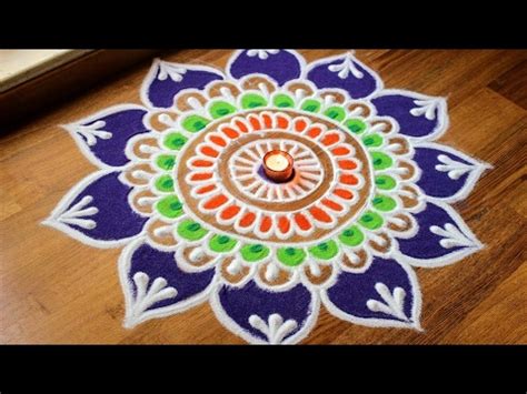 Freehand flower rangoli designs with colours - YouTube Two very cute rangoli designs with 2x2 dots | simple easy small beginners padi kolam muggulu all collections of daily rangoli designs.