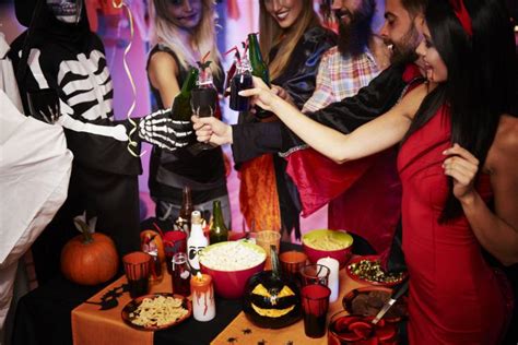 What All Drunk Halloween Parties Are Like Unsobered