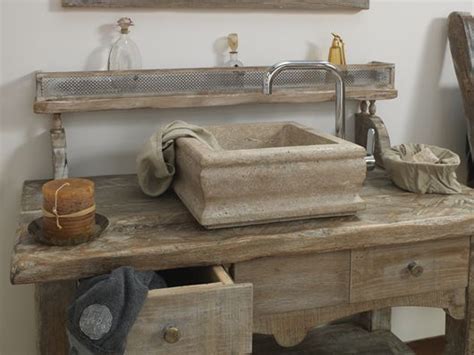 Mobile bagno stile antico avorio e foglia oro intarsiato doppio lavabo lavandin. Mobile da bagno in stile provenzale realizzato in rovere ...