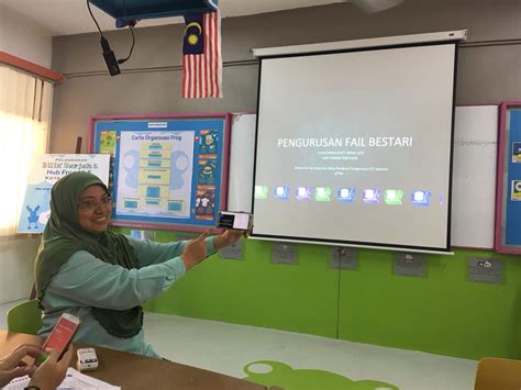 Proses mengklasifikasi, menyusun, menyimpan, dan menyelenggara fail bagi memudahkan urusan apabila diperlukan. Taklimat Pengurusan Fail Bestari - Pejabat Pendidikan ...