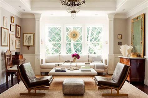 Small room with a couch and two chairs. images of long narrow rooms with ; lots of windows | أفكار عملية لتجديد… | Living room furniture ...