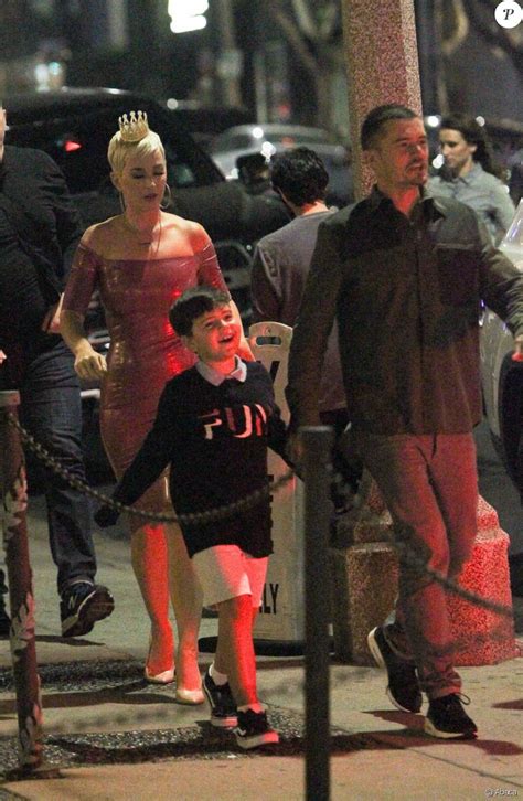 Son prénom est un choix de sa maman qui était fan d'orlando. Orlando Bloom : Son fils Flynn s'éclate avec Katy Perry ...