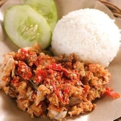 Ayam geprek bu rum selalu ramai dikunjungi pelanggannya. Jual Ayam Geprek + Nasi putih - Kota Tangerang Selatan ...