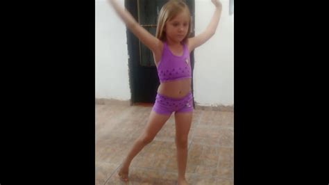 Crianca Dancando Funk Mãe De Criança De 7 Anos Que Sensualizou Dançando Funk Apesar Da