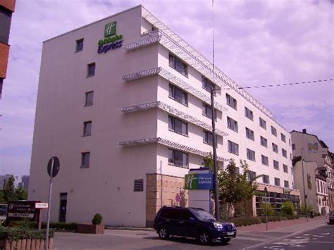 The accommodation unit also includes a double bed. Holiday Inn Express Frankfurt - Messe, Frankfurt