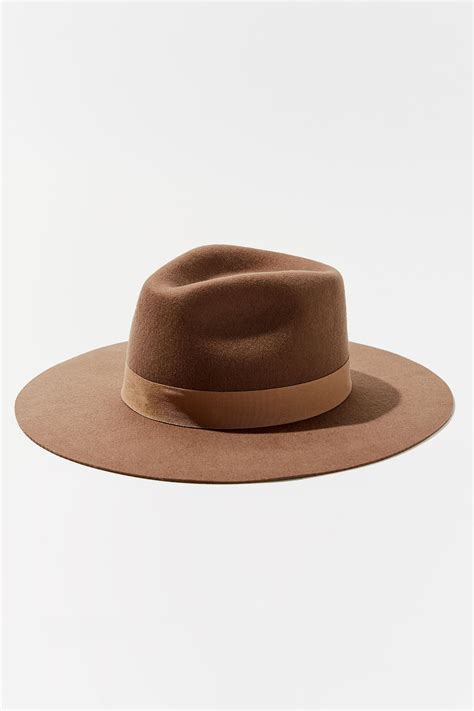 Uo Flat Brim Felt Fedora Felt Fedora Hats For Women Outfits With Hats