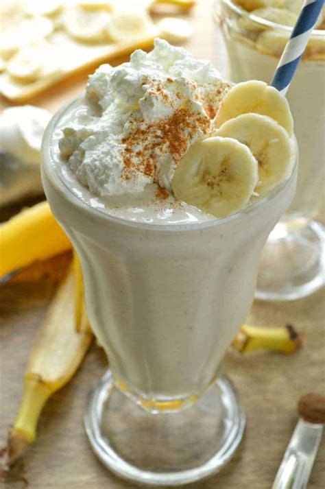 Ingredients 4 scoops vanilla ice cream 1 splash of milk (depends on how lumpy or smooth you like it) how to make a banana milkshake with ice cream